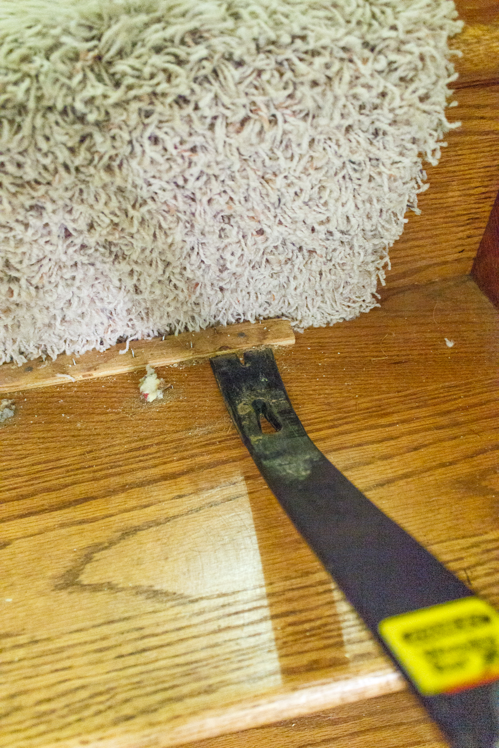 This is how to remove carpet from stairs - The Real Thing with the ...